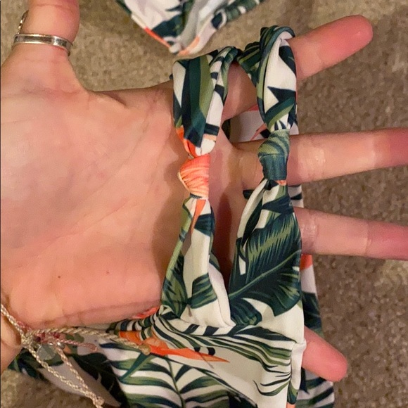 Thong Bikini Set - Picture 4 of 4